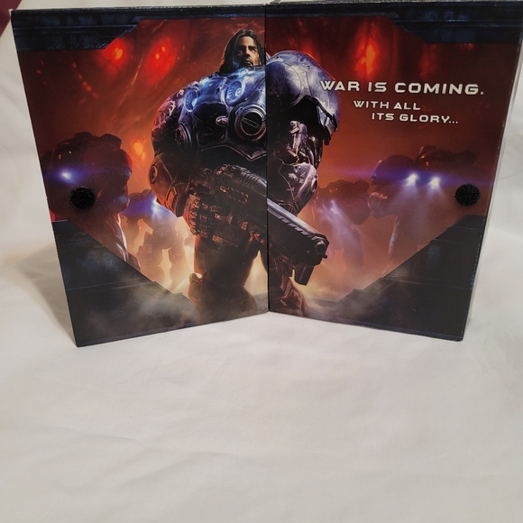 2010 StarCraft II Wings of Liberty strategy game compatible with Mac and Windows - Picture 4 of 11